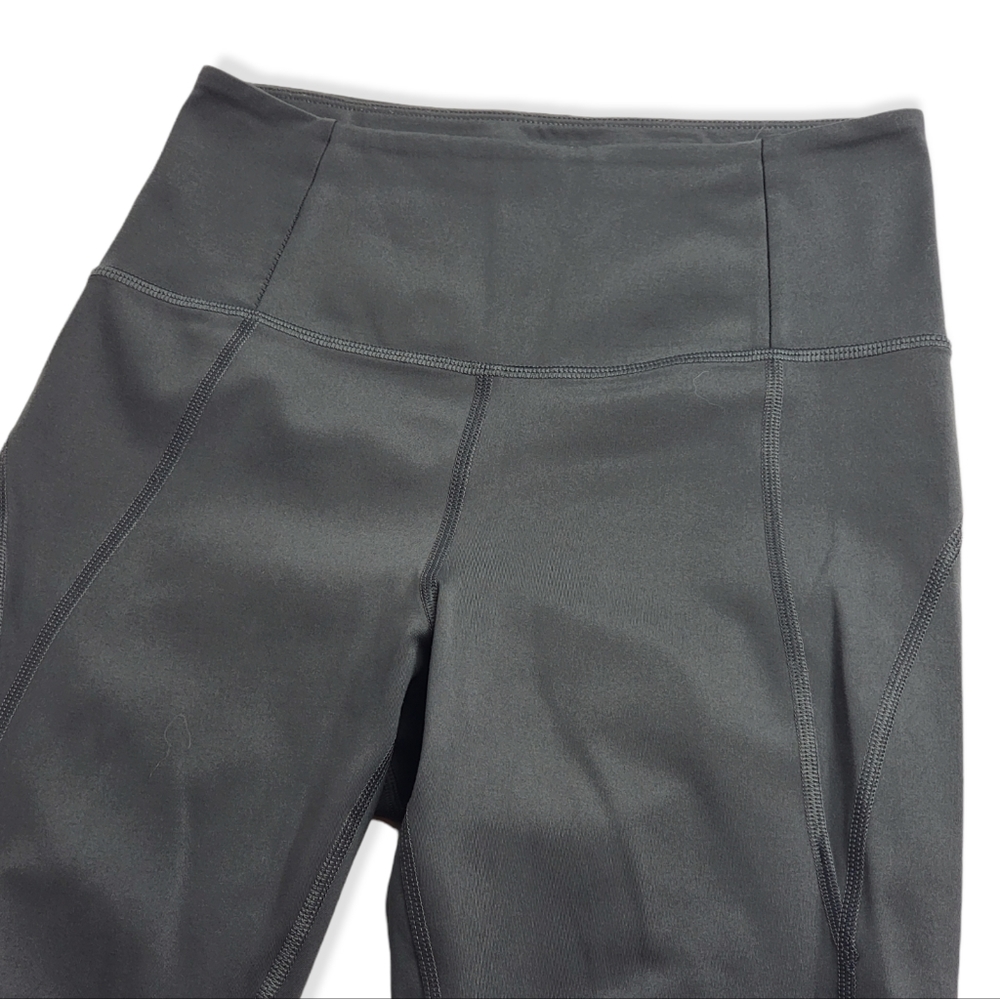 Girlfriend Collective Crop Leggings - Picture 4 of 7